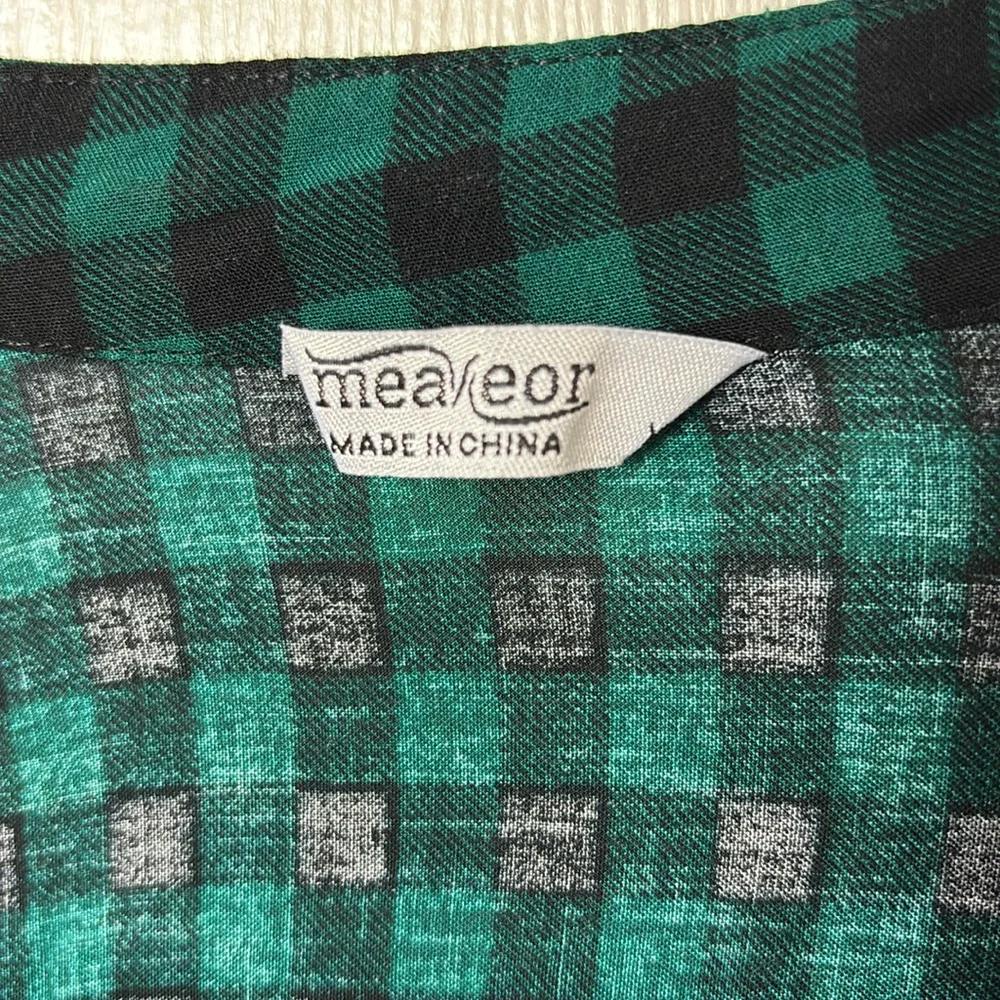 MEAKEOR lightweight flowy Green Checkered Womens vneck blouse sleeve tab size XL - Picture 12 of 12